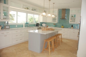 Private kitchen - Serenity by Florida Keys Luxury Rentals (Islamorada)