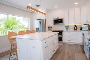 House, 5 Bedrooms | Private kitchen - Midnight Runner by Florida Keys Luxury Rentals (Tavernier)