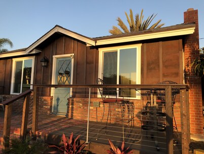 Private, vintage 2bd/2ba, 1/3 acre lot, ocean views, amazing sunsets! 