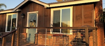 Private, vintage 2bd/2ba, 1/3 acre lot, ocean views, amazing sunsets!