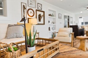 Smart-TV, Kamin, Videospiele, Tischfußball