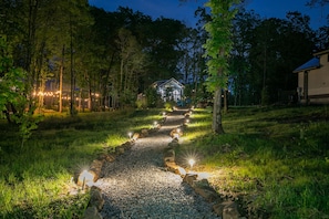 Property grounds - Shore Beats Work at The Retreat at Water's Edge (Tracy City)