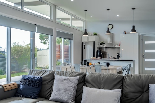 Amaroo 2 - Freycinet Holiday Houses