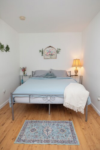 "Keep Life Simple" -Blue Door- Basement Apartment