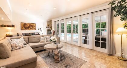 Villa Sausalito - Newly Designed 4BR House w/ POOL by Topanga