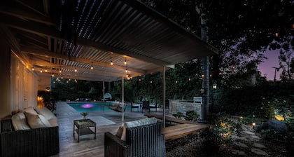 Villa Sausalito - Newly Designed 4BR House w/ POOL by Topanga