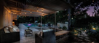 Villa Sausalito - Newly Designed 4BR House w/ POOL by Topanga