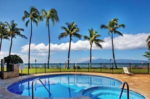 Pool - Garden view at oceanfront resort (Lahaina)