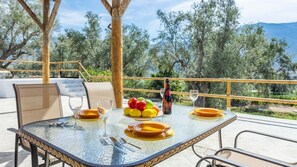 Outdoor dining - Cortijo Villa Maroma Órgiva by Ruralidays (Granada)