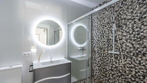 Shower - Cortijo Villa Maroma Órgiva by Ruralidays (Granada)