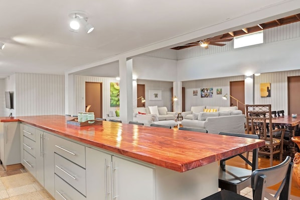 Dining - Mountain Ranch 7 Bedroom Nature lovers Retreat Edit (Fajardo)