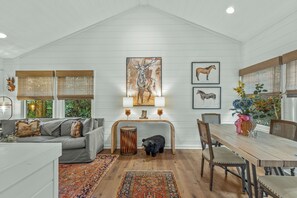 Dining - Linger Longer: One-Level Luxury Home w/ Screened Porch, 2 Fireplaces, Firepit (Highlands)