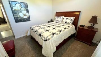 4 quartos, berço de viagem, Wi-Fi, roupa de cama