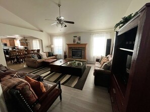 Smart TV, fireplace