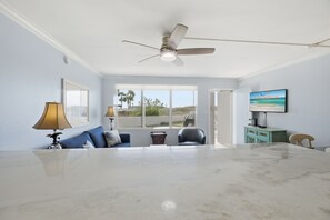 Interior - Island Surf #7 - 2 Bd Beach front & pool side condo w/ beach service! (Fort Walton Beach)