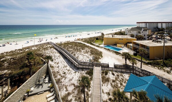 On the beach - Seacrest 601b - Low Frills 6th Floor Beachfront -Free Seasonal Beach Service! (Fort Walton Beach)