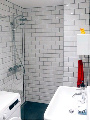 Shower - Cozy apartment in a quiet and well-connected area. (Amsterdam)