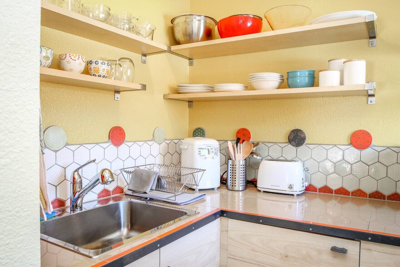 冰箱、微波炉、烤箱、炉灶