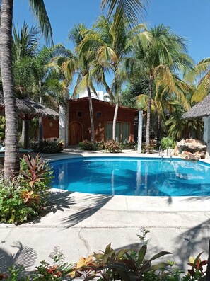 2 piscinas al aire libre