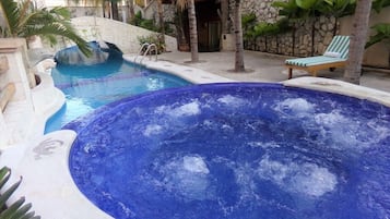 2 piscine all'aperto