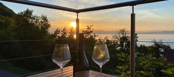 Panoramic lake view chalet