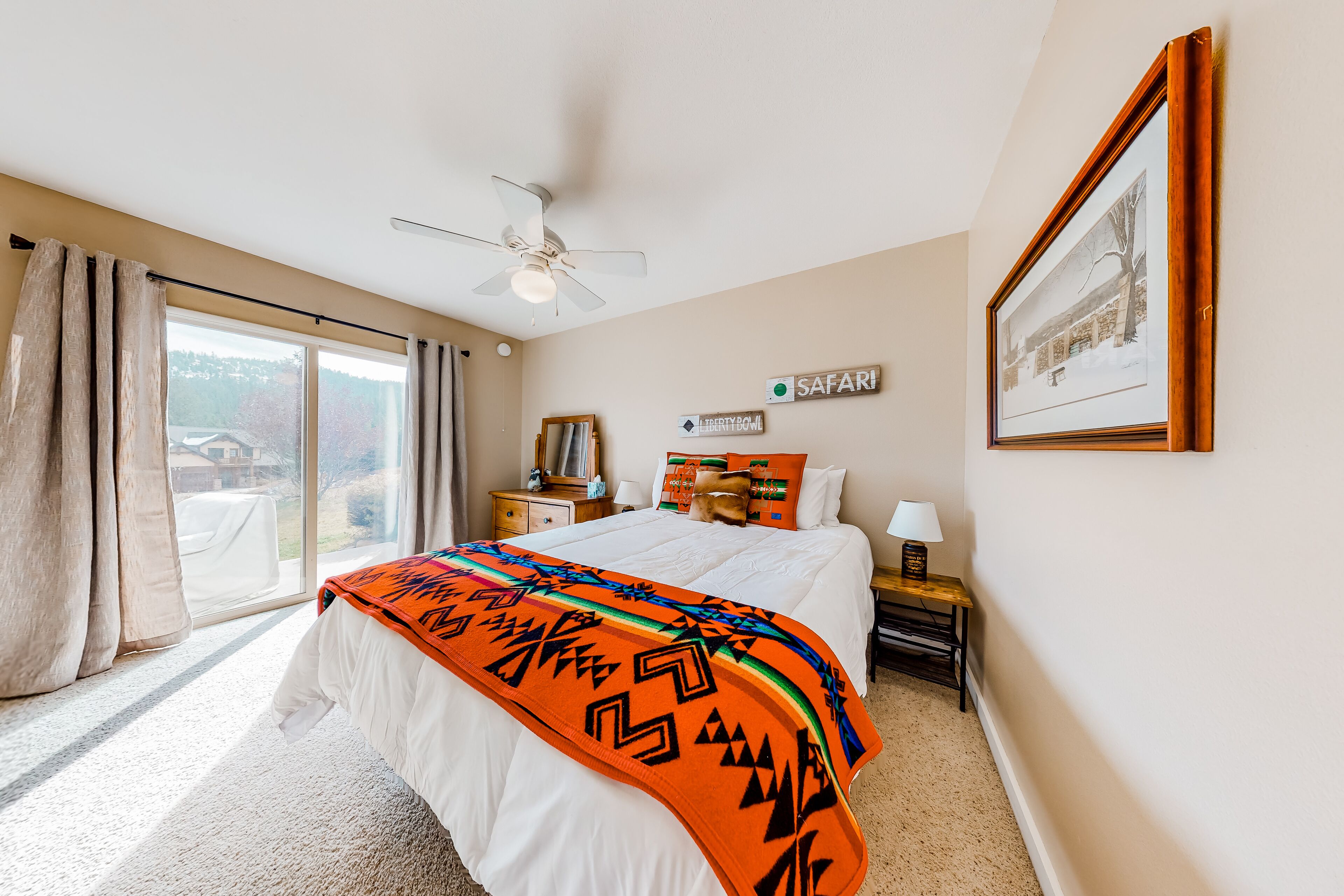 3 bedrooms, iron/ironing board, WiFi, bed sheets