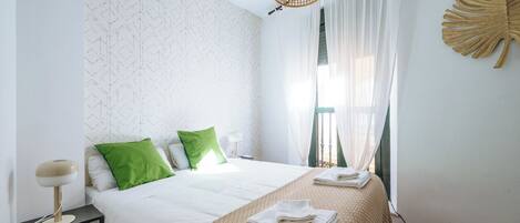 4 bedrooms, iron/ironing board, free WiFi, bed sheets