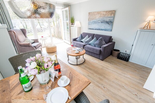 Unclassified image, 1 of 21, button