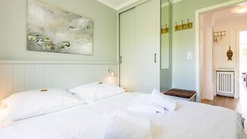 1 bedroom, in-room safe, iron/ironing board, WiFi