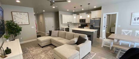 Smart TV, fireplace, ping pong