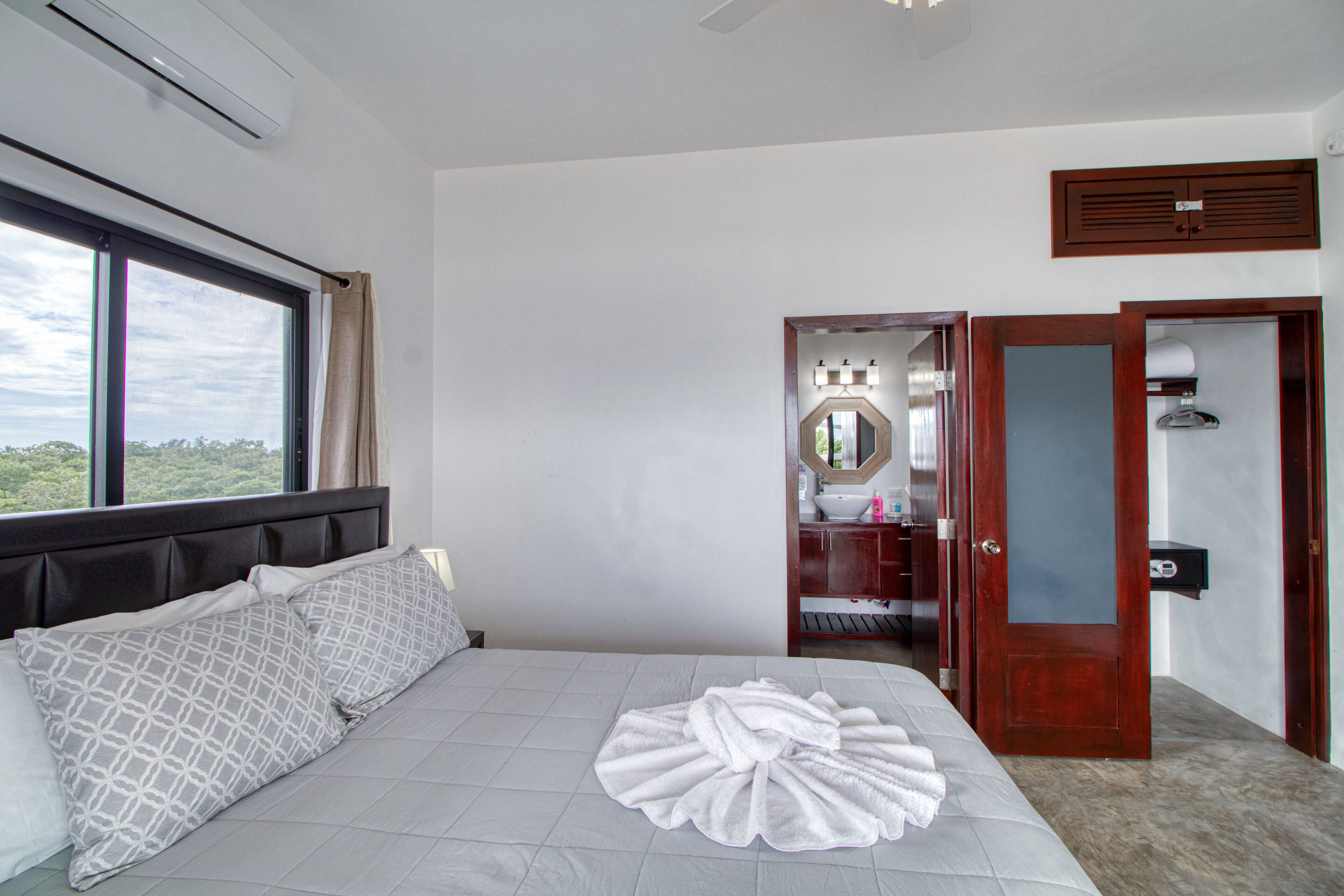 2 chambres, fer et planche à repasser, accès Internet, draps fournis