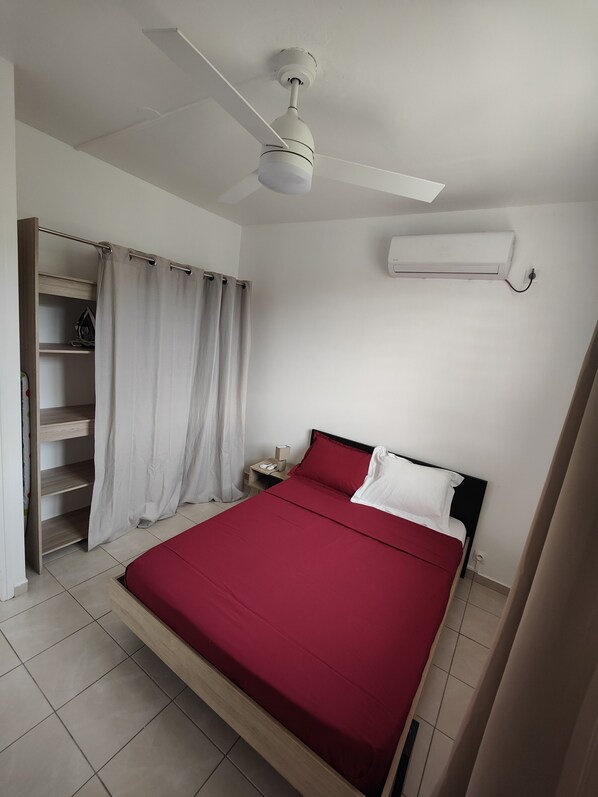 2 habitaciones, tabla de planchar con plancha, wifi y ropa de cama 