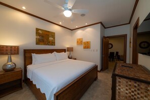 1 habitación, tabla de planchar con plancha y cuna de viaje 