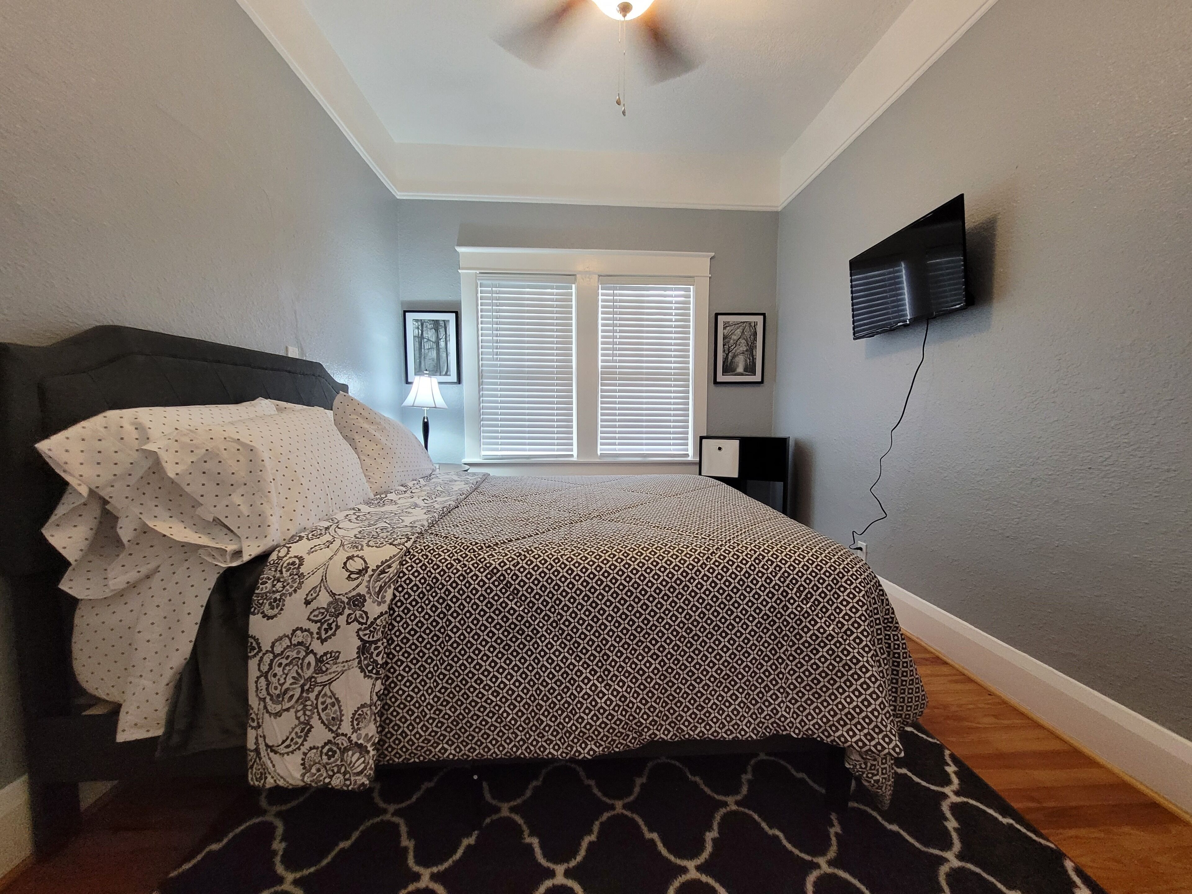 2 soveværelser, skrivebord, strygejern/strygebræt, weekendseng