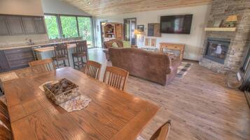 Smart TV, fireplace, DVD player
