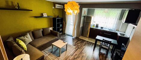 Smart-TV, DVD-Player, Arbeitsbereiche