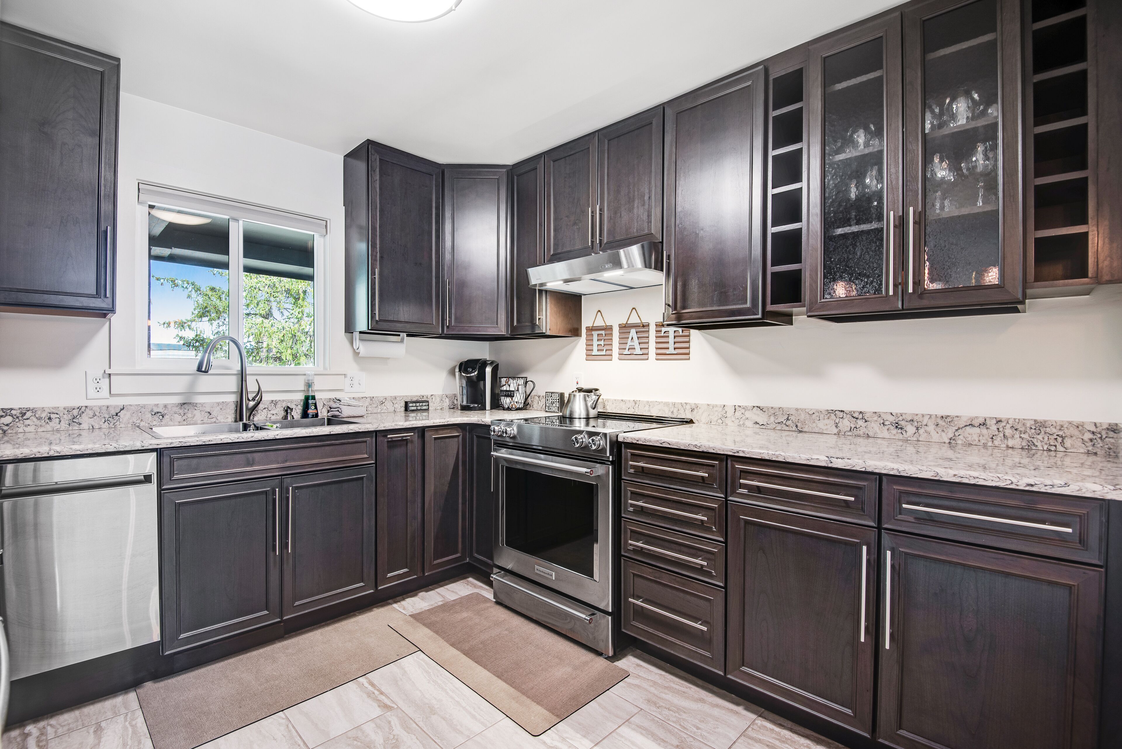 冰箱、微波炉、烤箱、炉灶