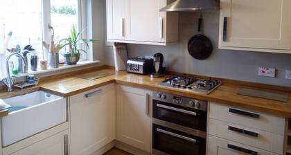 3-Bed House, Sleeps 5, 5 min walk from City Centre