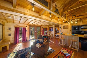 Interior - Enjoy Our Vintage Interiors to Make Memories in the Great Smoky Mountains (Sevierville)