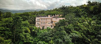 Blu Turey Villa: 6-Bdrm Paradise & Personal Cook!