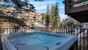 Casa (1-483 Gore Creek Drive #1) | Exterior