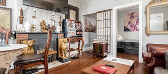 ★ Caesar’s Palace ★ Old North Duplex near OSU★