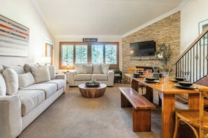 Smart TV, fireplace, DVD player - Walk-to-Ski 2.5BR w/ Pool, Spa & Mountain Charm 531 (Mammoth Lakes)