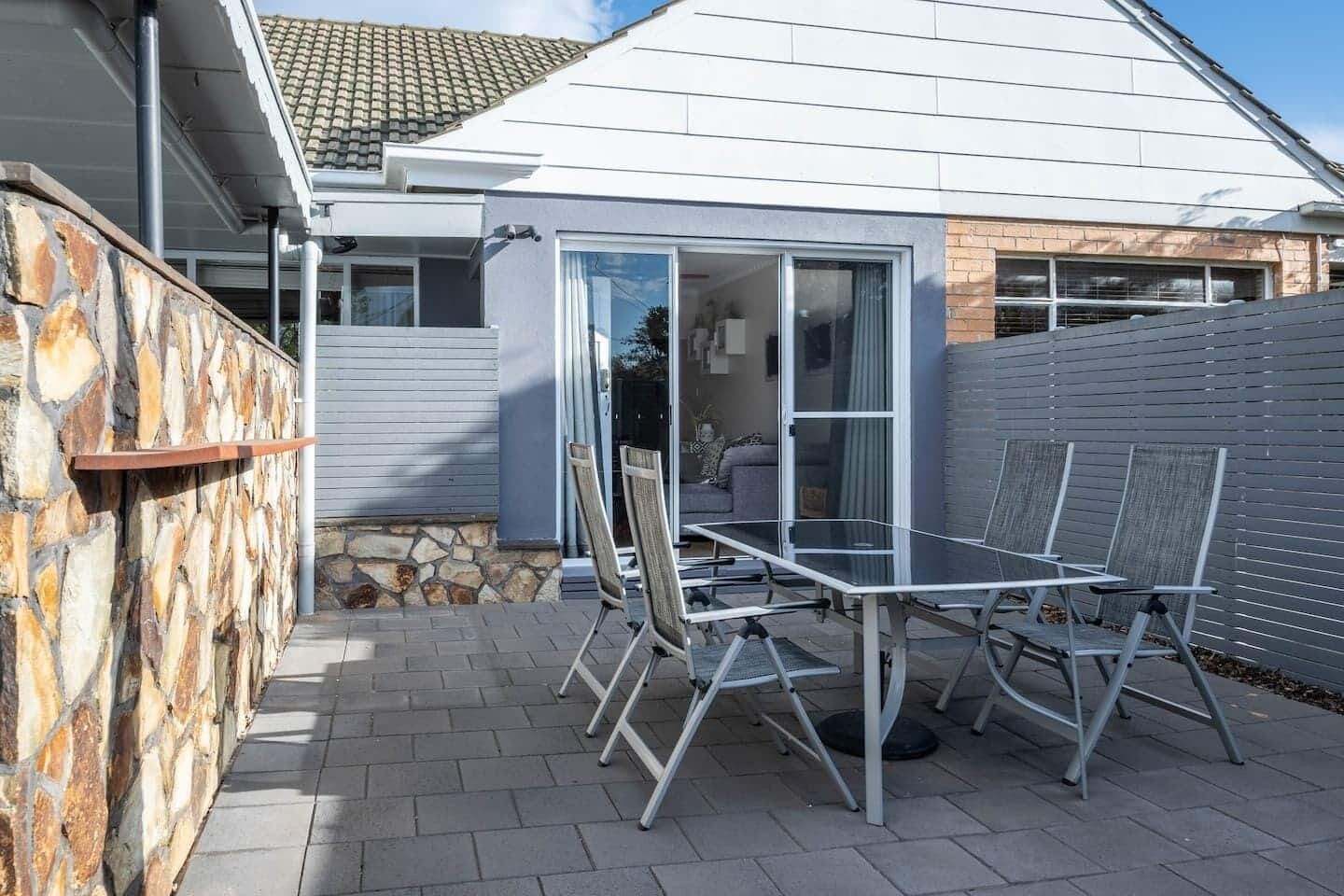 Seaside Escape @ Irene's Seaside Villa. 2br✔Nespresso✔Netflix✔Kitchen✔Carpark — image 9