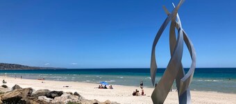 Stay near the beach Somerton Park @ Irene's Seaside Villa. 2br✔Nespresso✔Netflix