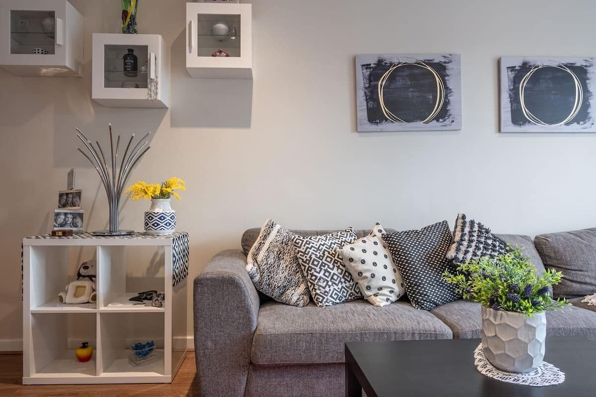 Stay near the beach Somerton Park @ Irene's Seaside Villa