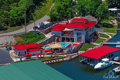 THREE SEASONS -4 Bedroom Villa Great location. Attached Villa can also be added.