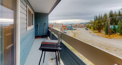 Cozy Mountain Condo W/ Rustic Accent, Ski-In/Out, Free WiFi & Gas Grill