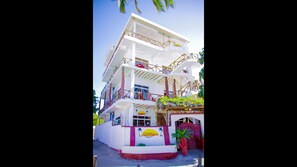 Exterior - Room Hj at the beachfront Seaview gland flow, with 2 guests (Nungwi)