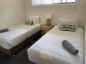 3 chambres, fer et planche à repasser, Wi-Fi gratuit, draps fournis